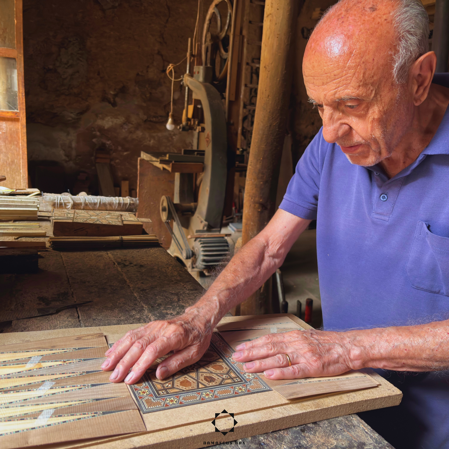 Scatola Mosaico Damaschina Raffinata del Maestro Gaby Al Dayeh – Madreperla e Velluto