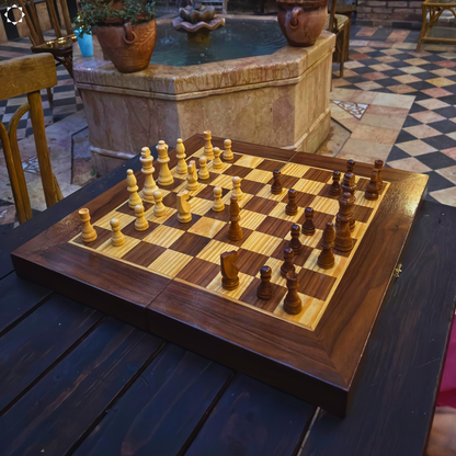 Handgefertigter Damaszener Schach- & Backgammon-Tisch von Gaby Al Dayeh – Klassisches Mosaikdesign