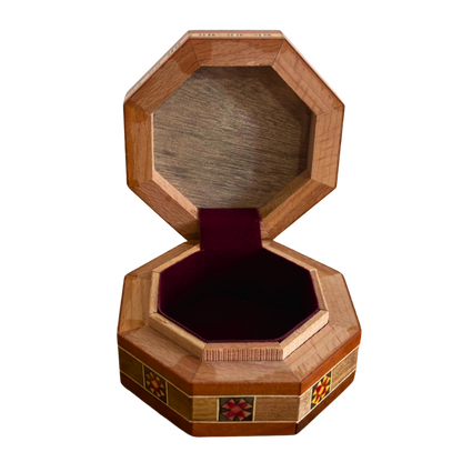 Scatola ottagonale damascata per gioielli – Legno artigianale con intarsi in madreperla in caldo terracotta rustico