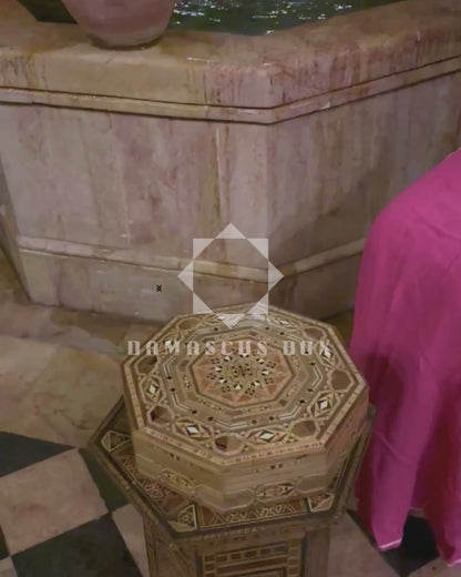 صندوق موزاييك دمشقي – مطعّم خشب فاخر مع مخمل أحمر داخلي